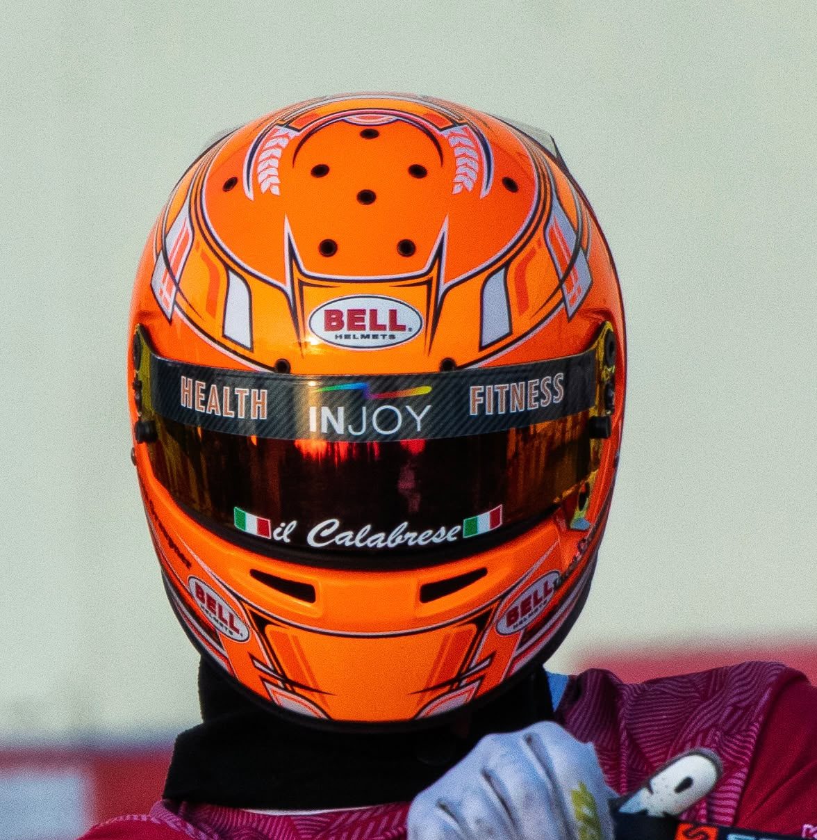 Der Helm von Luca Graupner in der Frontansicht