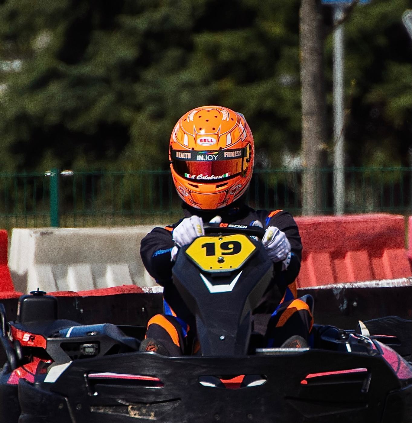Luca Graupner im Kart mit der Startnummer 19